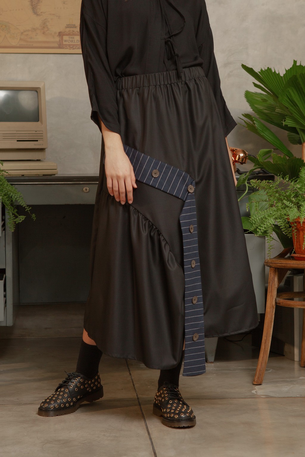 MISO SKIRT BLACK / NAVY STRIPES